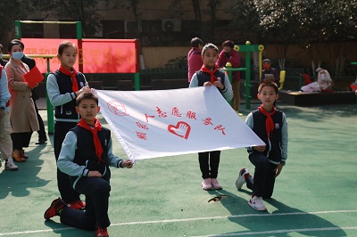 瑯小紅領(lǐng)巾，志愿服務(wù)進(jìn)社區(qū) (1).JPG