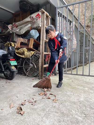 紅領(lǐng)巾在行動(dòng)7.jpg