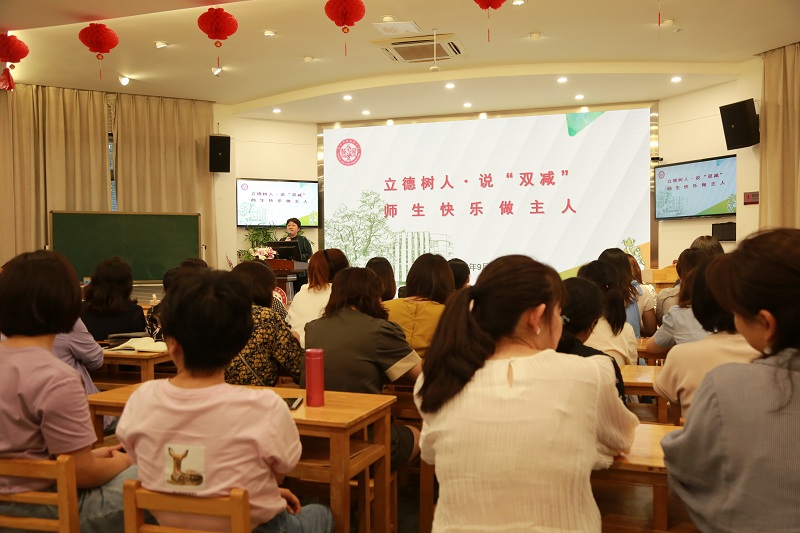 7戚韻東校長.JPG