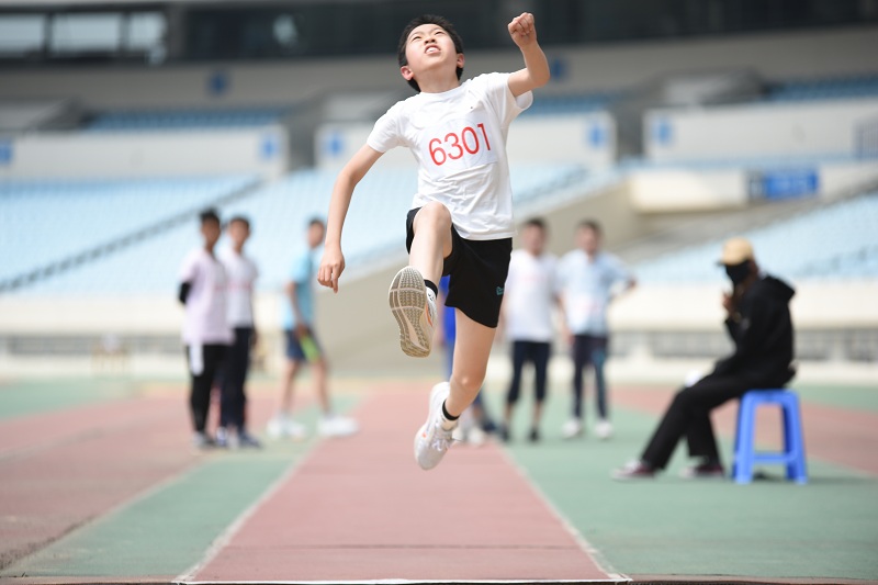 跳遠(yuǎn)比賽.jpg