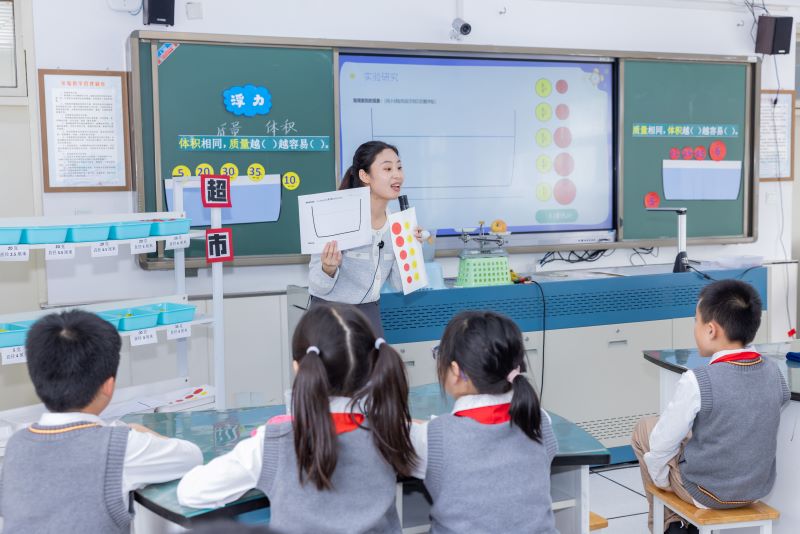 科學(xué)曹嚴(yán)方.jpg